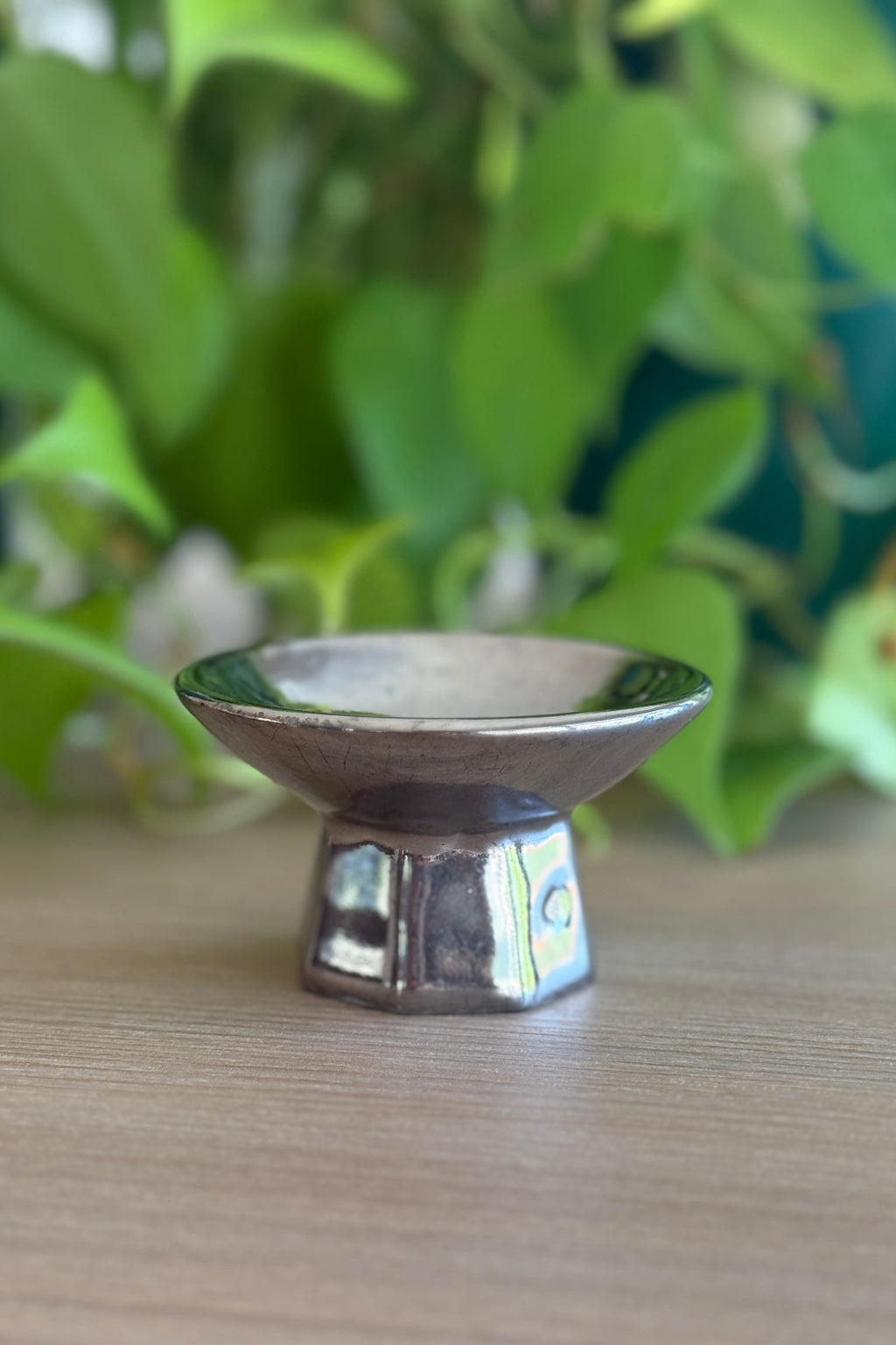 Mini Porcelain Pedestal - White Gold (no3)