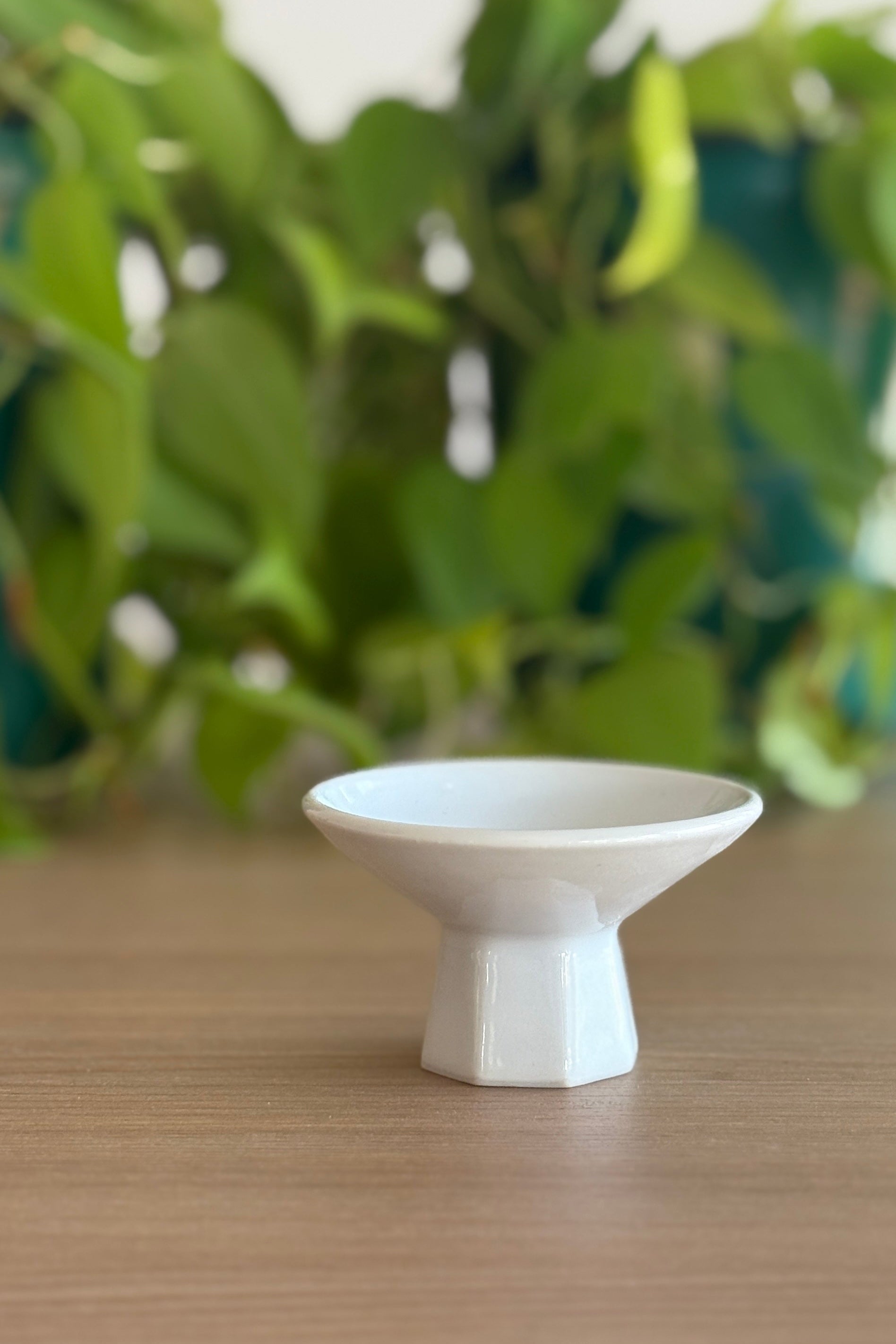 Mini Porcelain Pedestal - White Gloss (no1)
