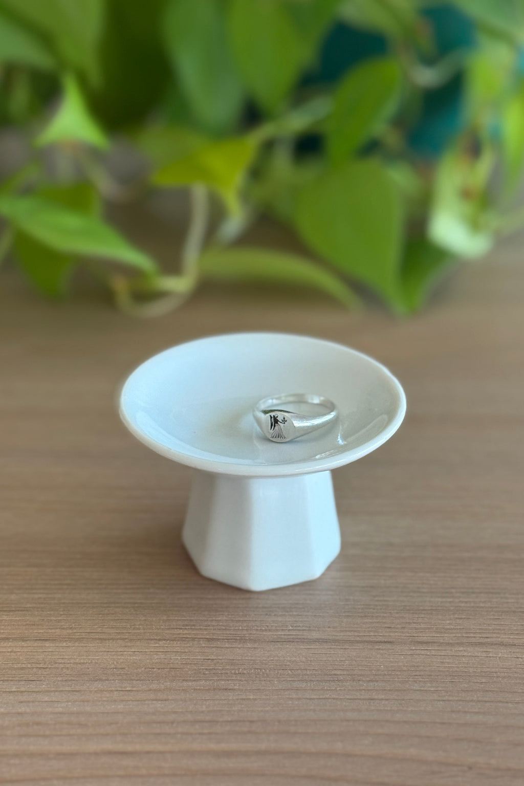 Mini Porcelain Pedestal - White Gloss (no2)