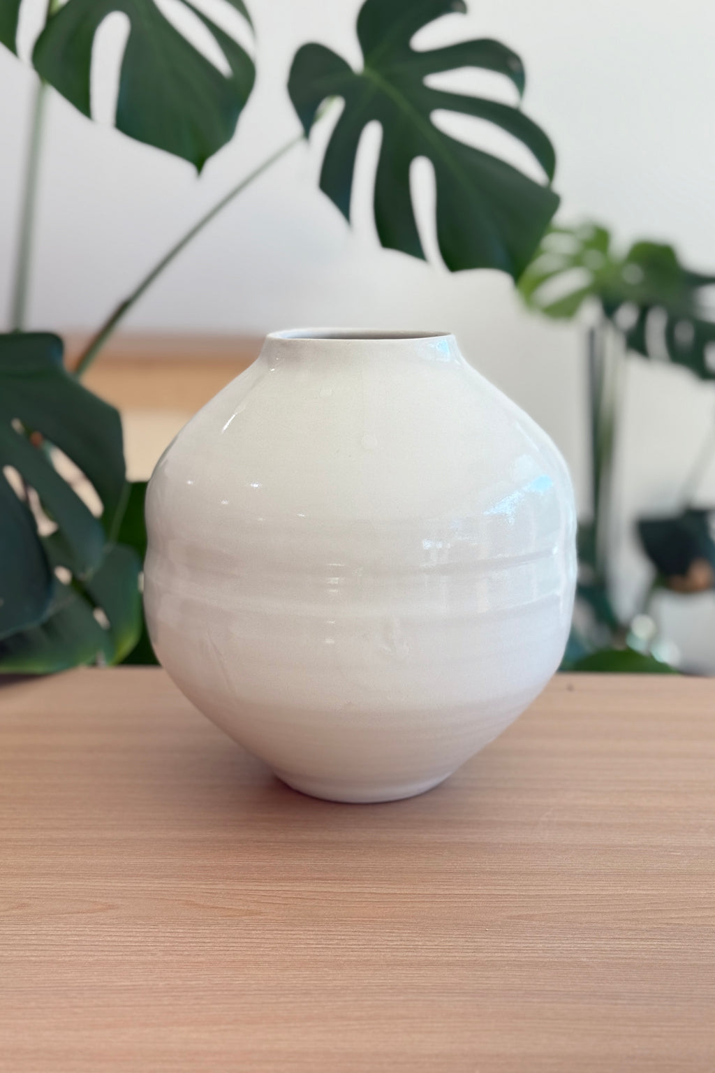 Medium Moon Jar - White Gloss